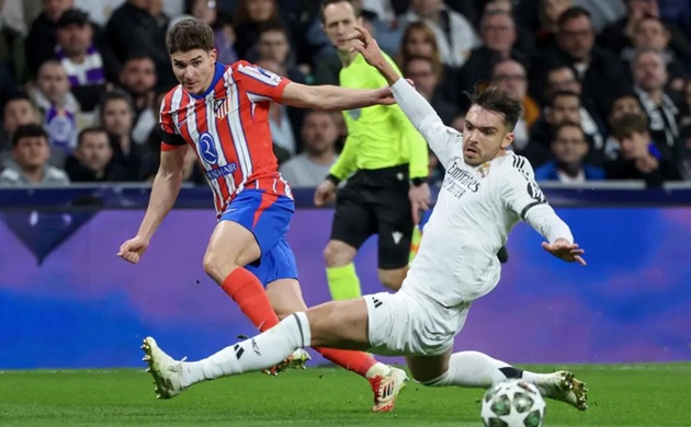 Barcelona và tham vọng khó khăn trước Julian Alvarez