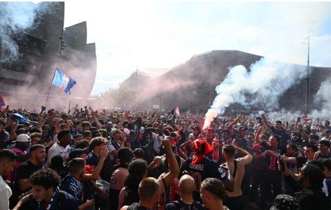 PSG vô địch thế giới: Paris lặng lẽ, New York cuồng nhiệt